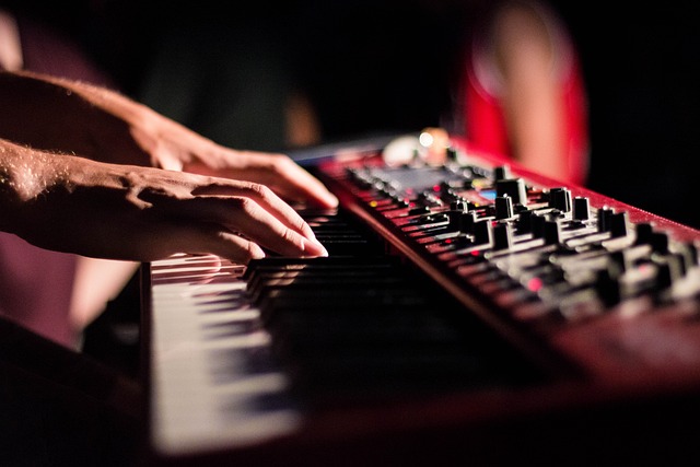 https://analytix.arenians.com/wp-content/uploads/2025/07/musicians.jpg